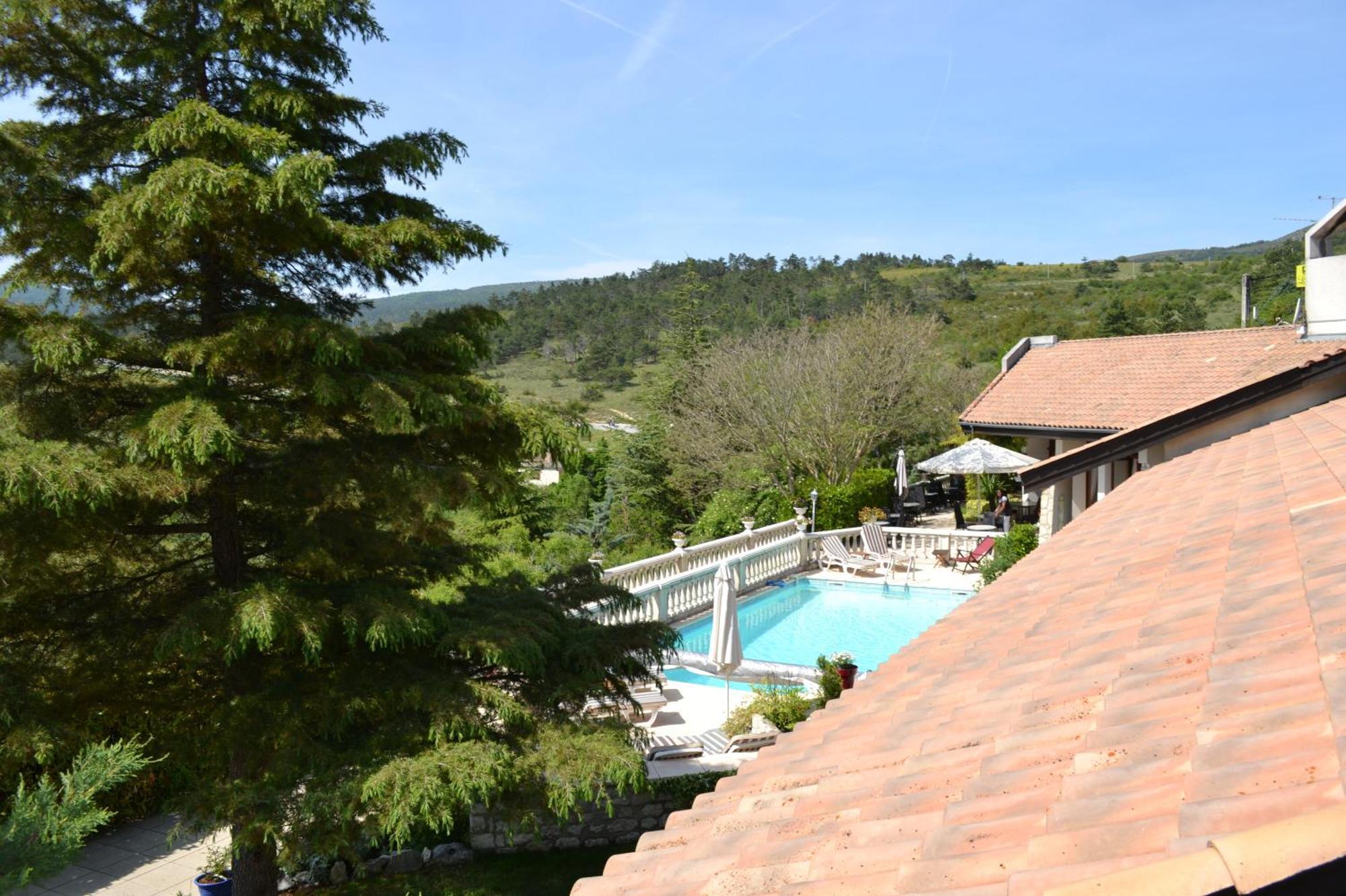 Logis Hotel Le Vieil Amandier Trigance Luaran gambar